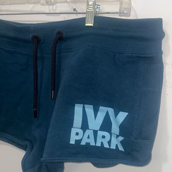 Ladies ivy PARK SHORT SHORTS - Picture 2 of 6